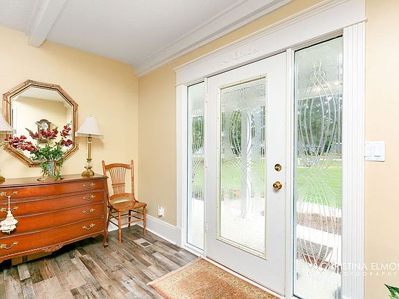 4th image of 25 Woodland Trl