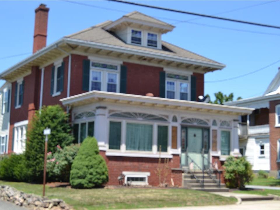 1st image of 523 Main St