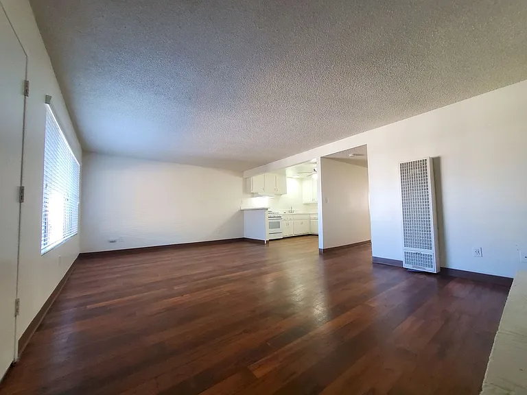 Town and Country Garden Apartments — Photo 25
