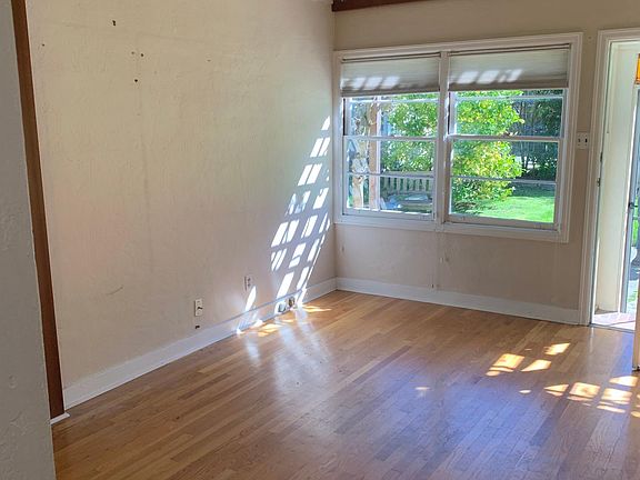 5th image of 55 Homer Ln