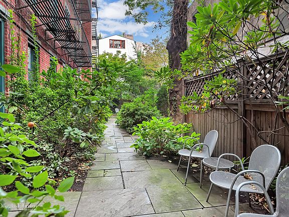 3rd image of 88 Horatio St APT 4B