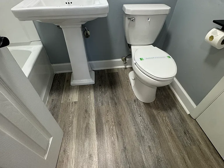 929 Saint Clair St — Photo 10