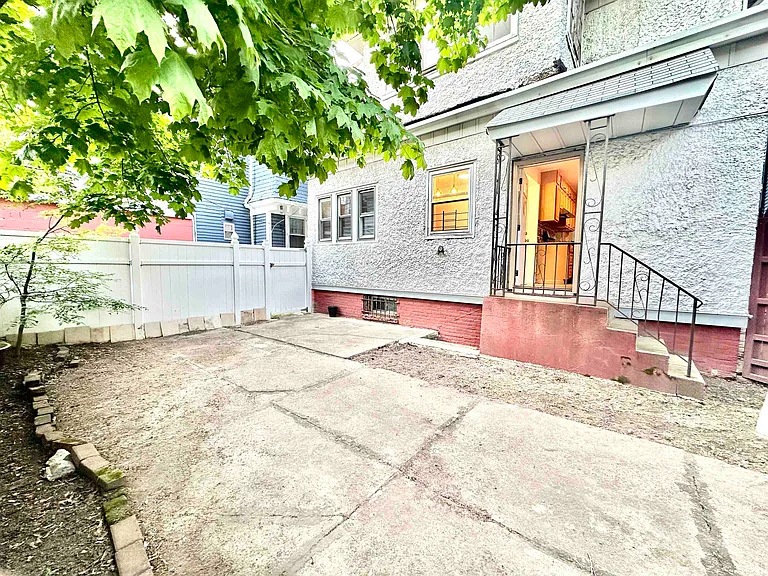 163 Jewett Ave #HOUSE — Photo 29