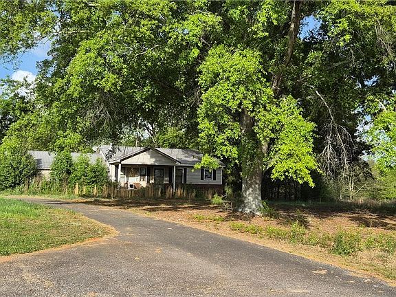 2nd image of 750 Poca Road