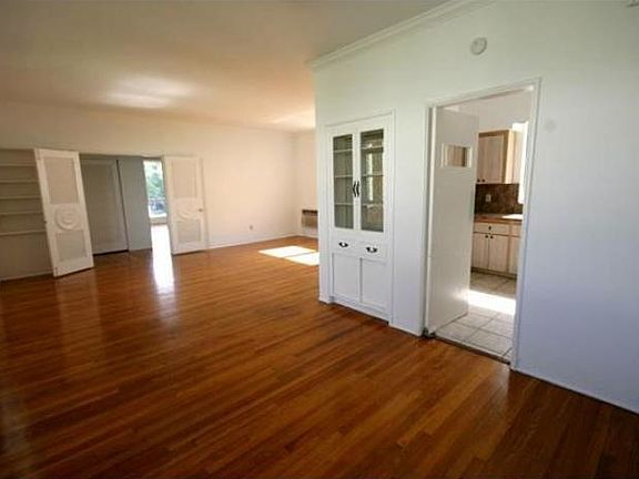 3rd image of 3921 N Meridian Ave APT C