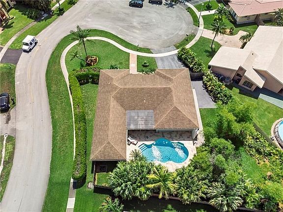 2nd image of 16634 Royal Poinciana Dr