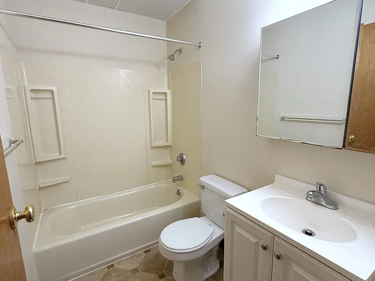 5 Edwards St #25 — Photo 5