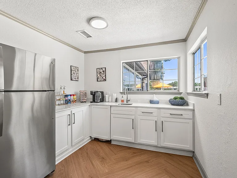 Summerlake Apartments — Photo 77