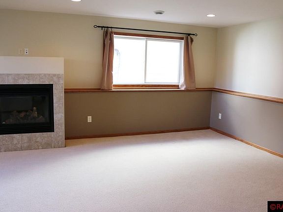 4th image of 522 Allyn Cir