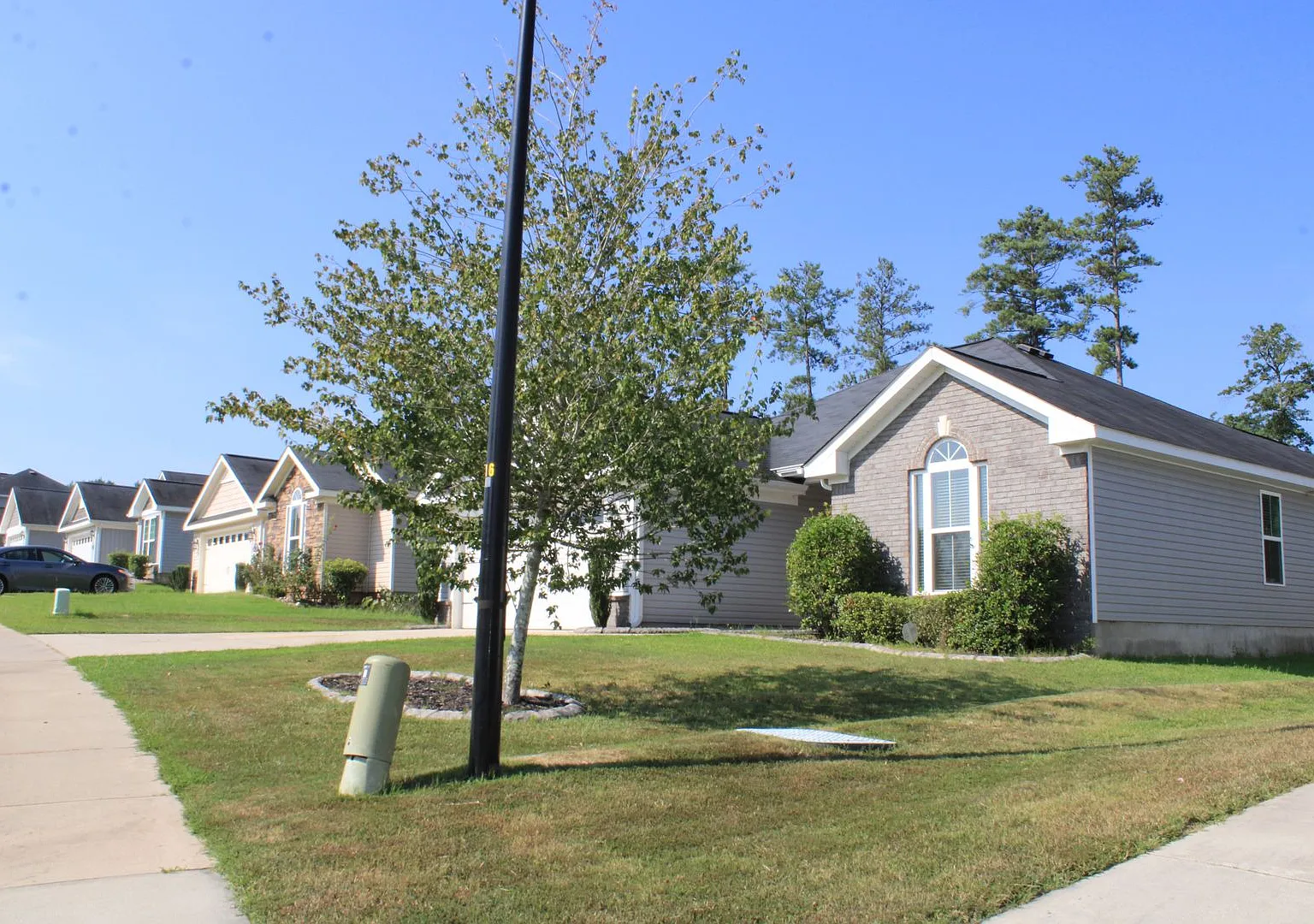 3 Bedroom 2 Bath Hayne's Station! — Photo 2