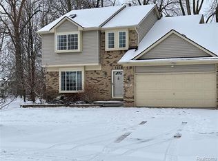 1607 Northbrook Ct #8, Canton, MI 48188