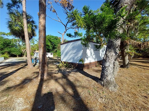 3rd image of 7580 McDaniel Dr