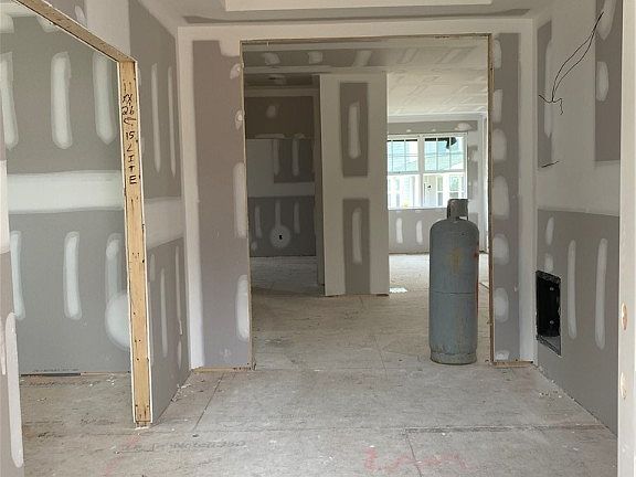 5th image of 10756 Forest Hollow Court Gln