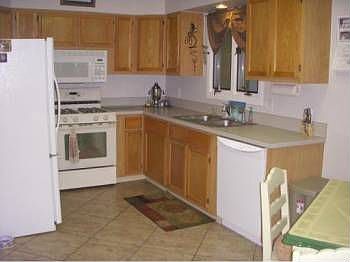 4th image of 51 Steele Cir