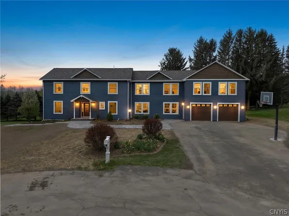 4454 Carriage Cir, Jamesville, NY 13078