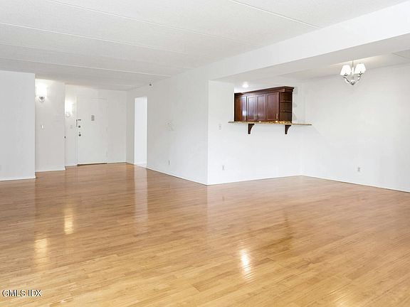 5th image of 143 Hoyt St APT 3G