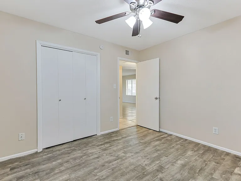 5105 S La Rosa Dr — Photo 10