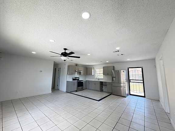 5th image of 2421 Mace St