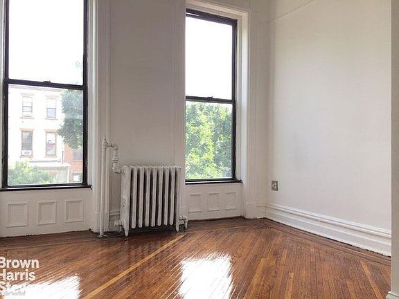 5th image of 408 Putnam Ave #2