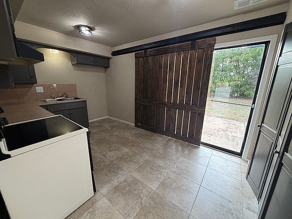 3rd image of 2515 Harper Rd Unit 3