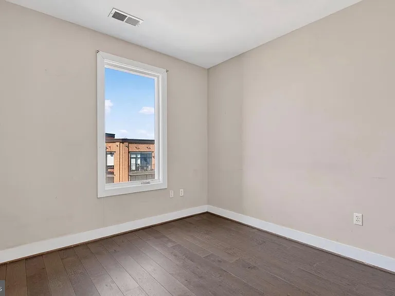 1500 Pennsylvania Ave SE #310 — Photo 8