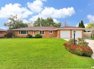 808 E Emerson St, Morton, IL 61550