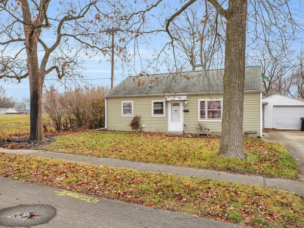 428 S Maplewood Dr, Rantoul, IL 61866