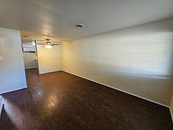2nd image of 2210 Lavern St #A