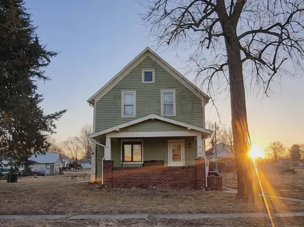 312 N Cedar St, Dodge, NE 68633