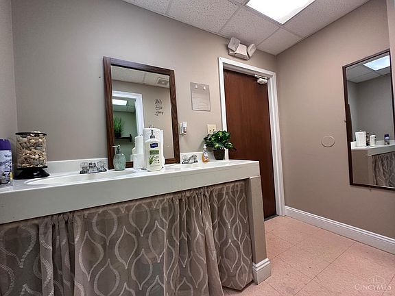 4th image of 211 Belfast Pike #A