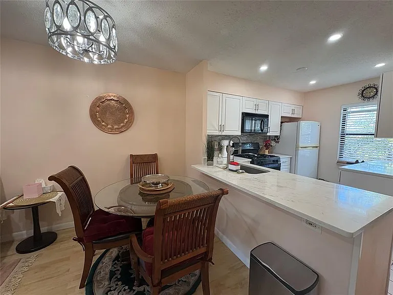 1606 Flint Dr W — Photo 10