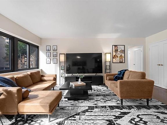 4th image of 803 W 48th St APT 206