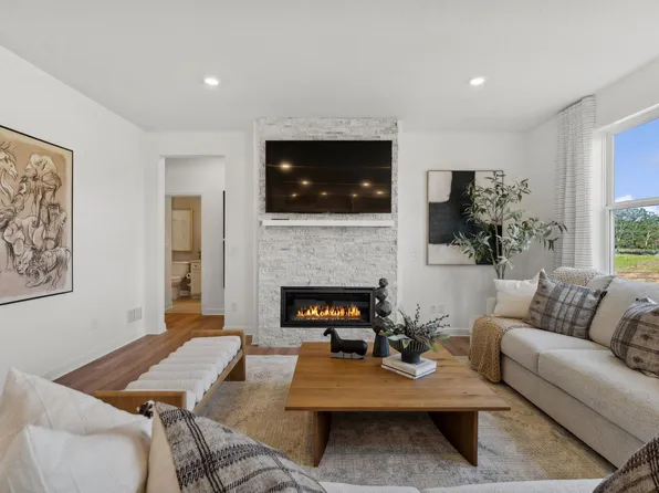 709 Longmeadow Ln, Waconia, MN 55387