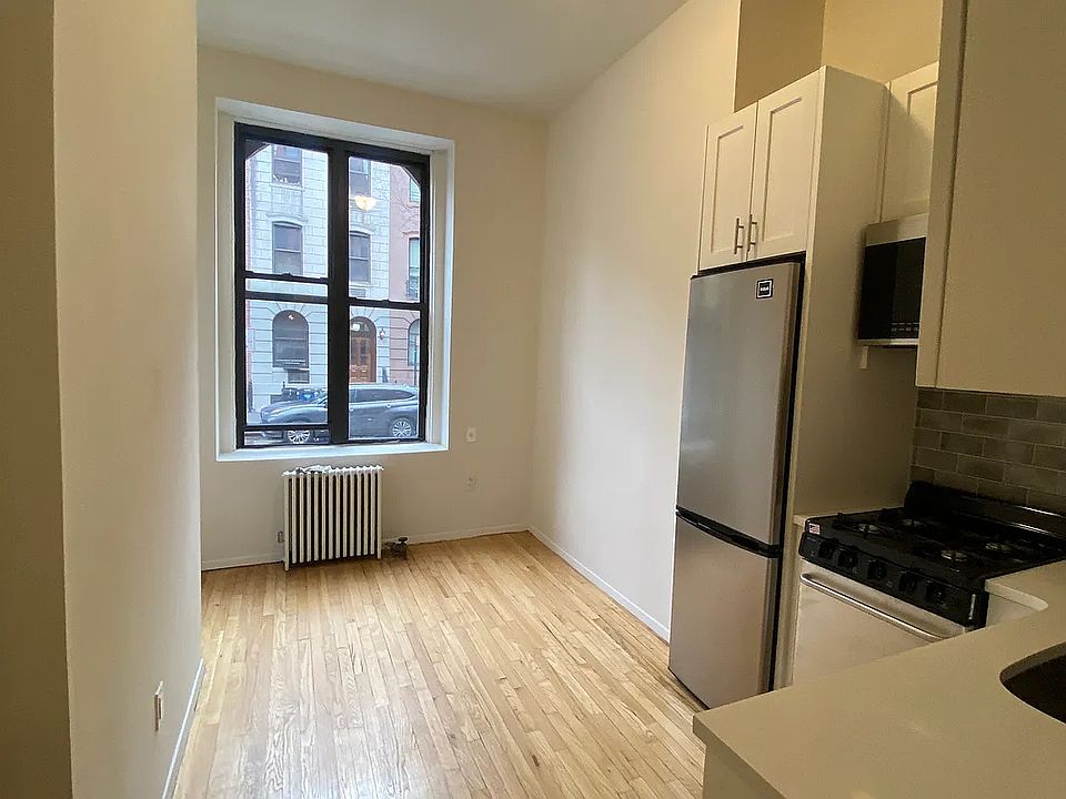 1st image of 223 E 32nd St APT 1B