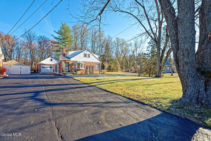 3rd image of 523 State Route 146