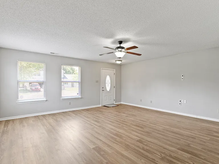 7763 Sunflower Dr — Photo 9