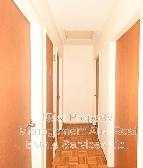 215 McIntyre Cres #1 — Photo 10