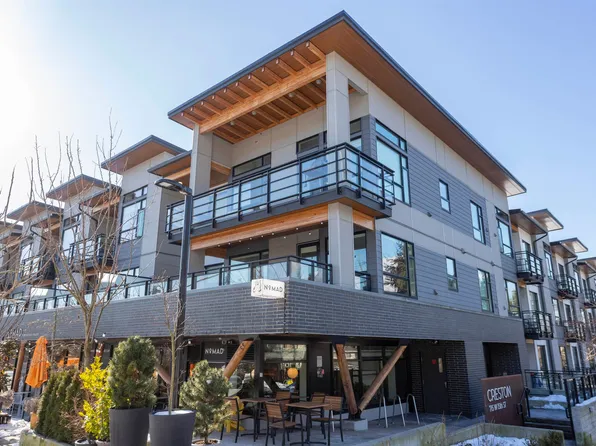 715 W 15th St #204, North Vancouver, BC V7M 1R5