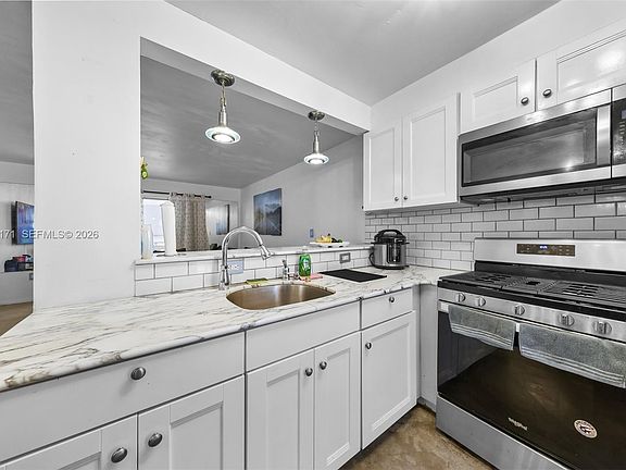 2nd image of 1698 Jefferson Ave APT 9