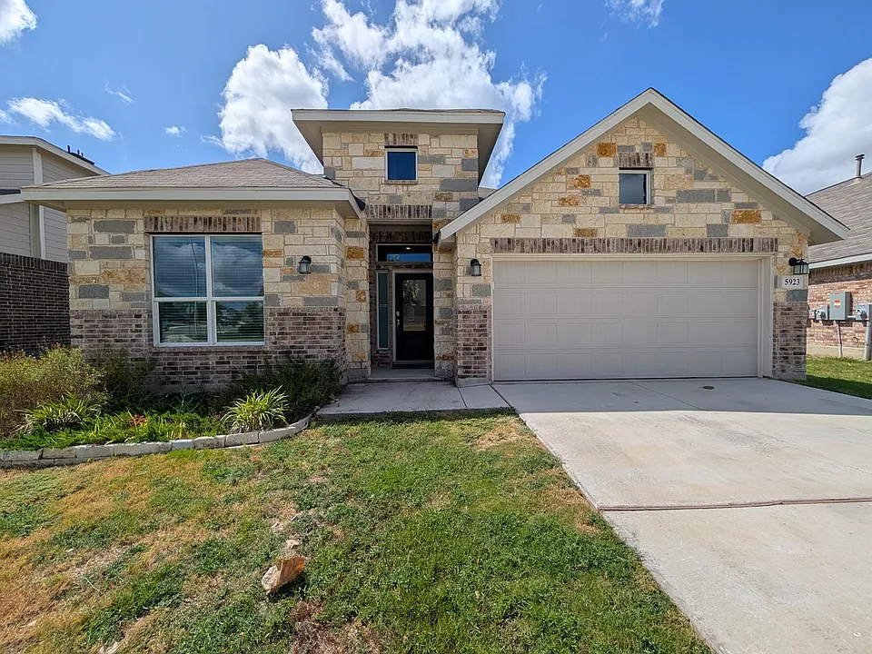 5923 Corsicana Cv