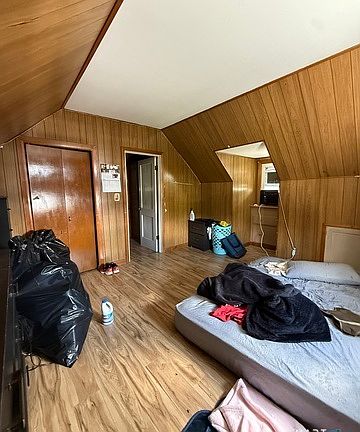5th image of 237 Burritt Street