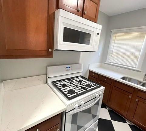 3rd image of 509 E 5th St #0
