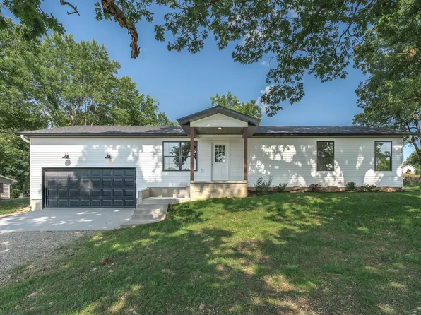 750 W Hubble Drive, Marshfield, MO 65706