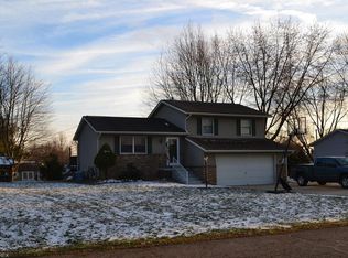 8096 Sapphire Ave NE, Canton, OH 44721
