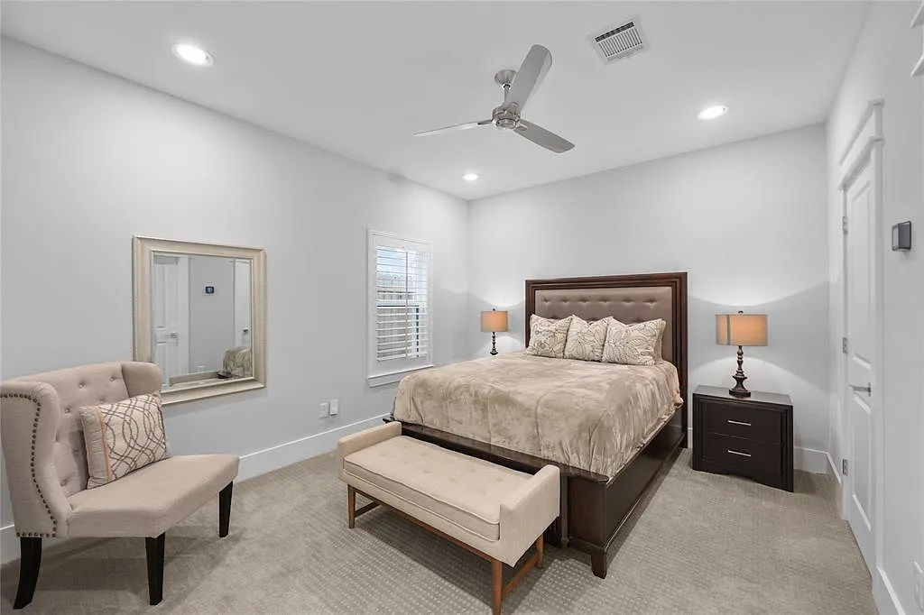3 bed, 3.5 bath, 2556 sqft, $3,700 — Photo 3