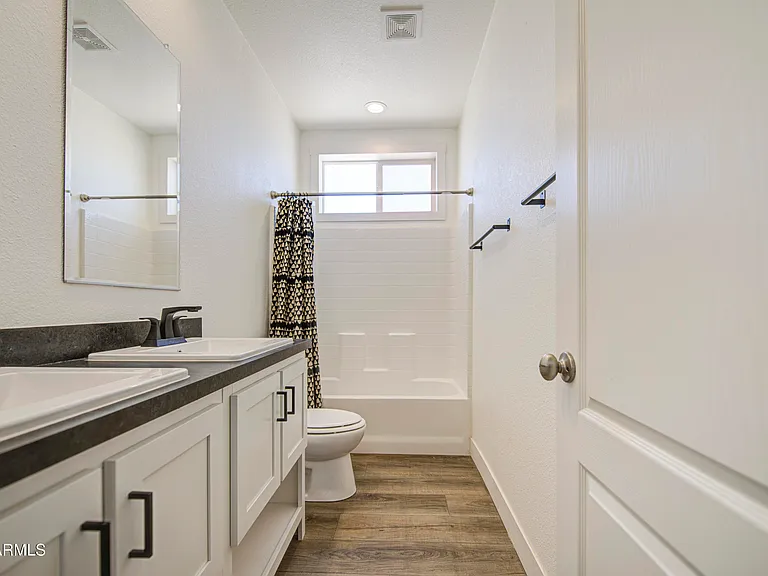 4057 N Solar St — Photo 39