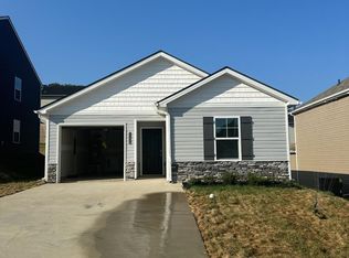 1134 Clearwater Ln, Johnson City, TN 37601