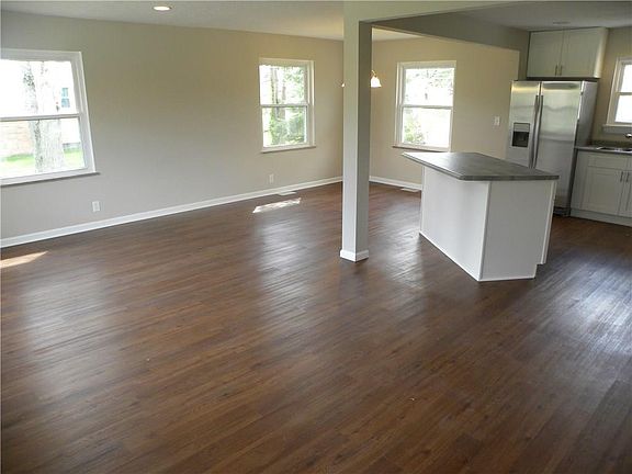 4th image of 4810 N Lesley Ave