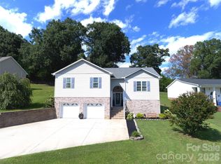 2135 Olde Farm Rd, Hudson, NC 28638