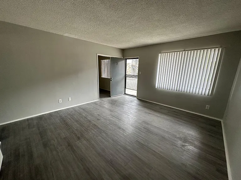 The Palms Apartments — Photo 3